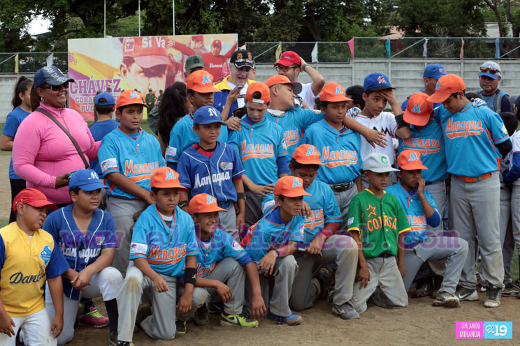 Niñez nicaragüense rinde homenaje al comandante Chávez a través del deporte